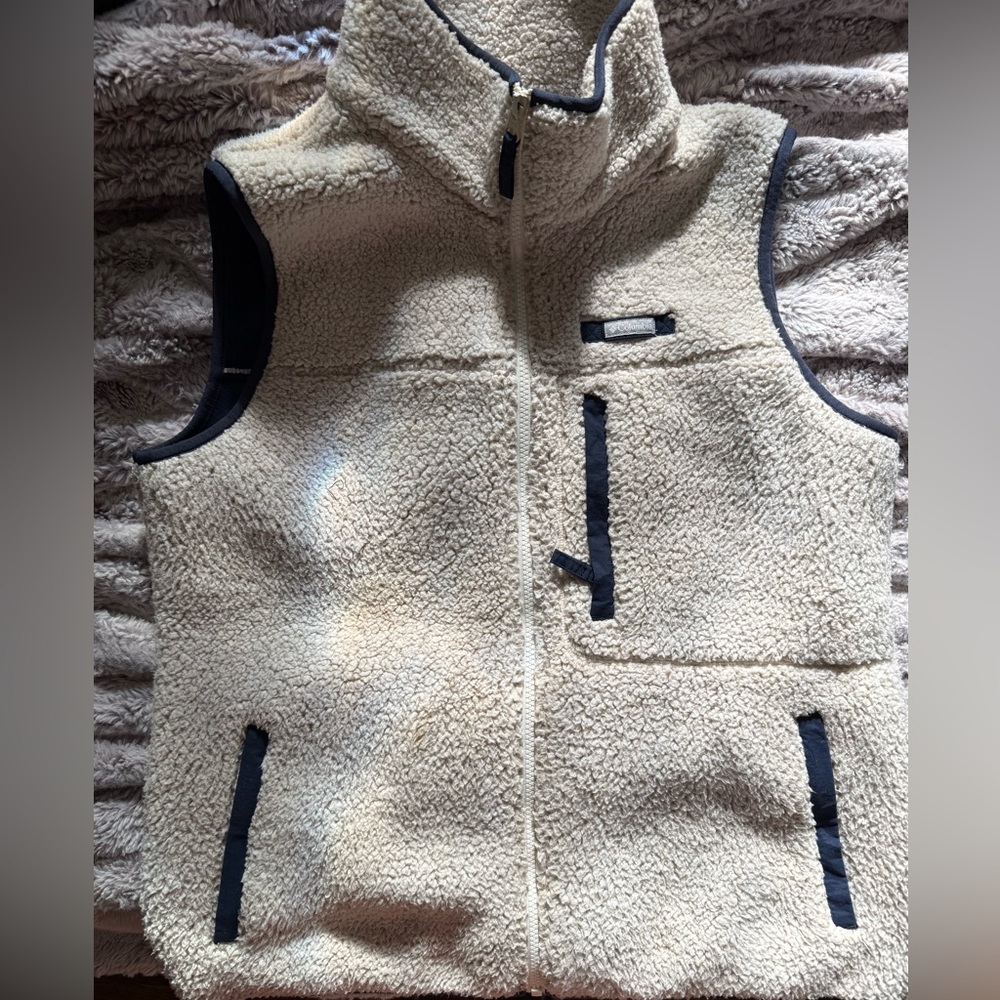 Columbia Cream and Navy Sherpa Vest